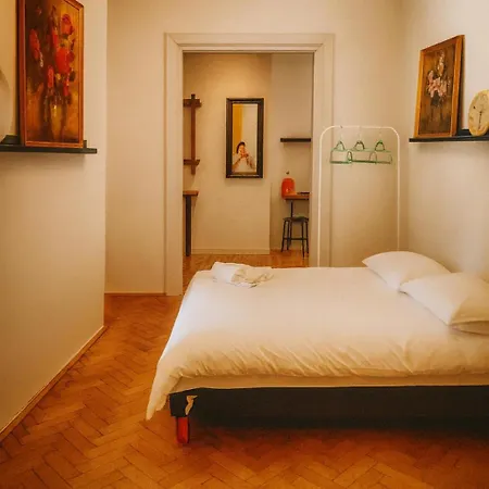 Mieszkanie W Centrum Warszawy Ulica Sienna *